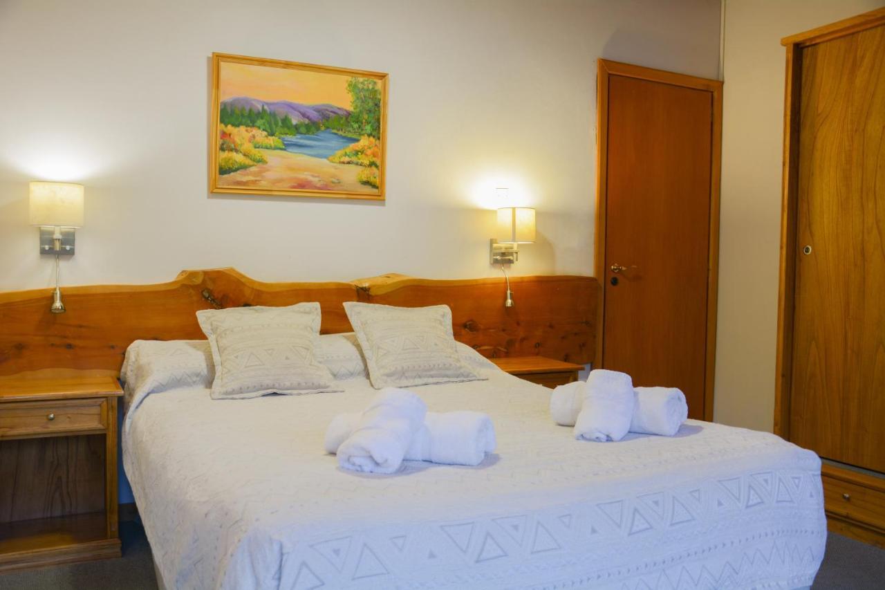 Apart Hotel Del Pellin San Martín de los Andes Eksteriør billede